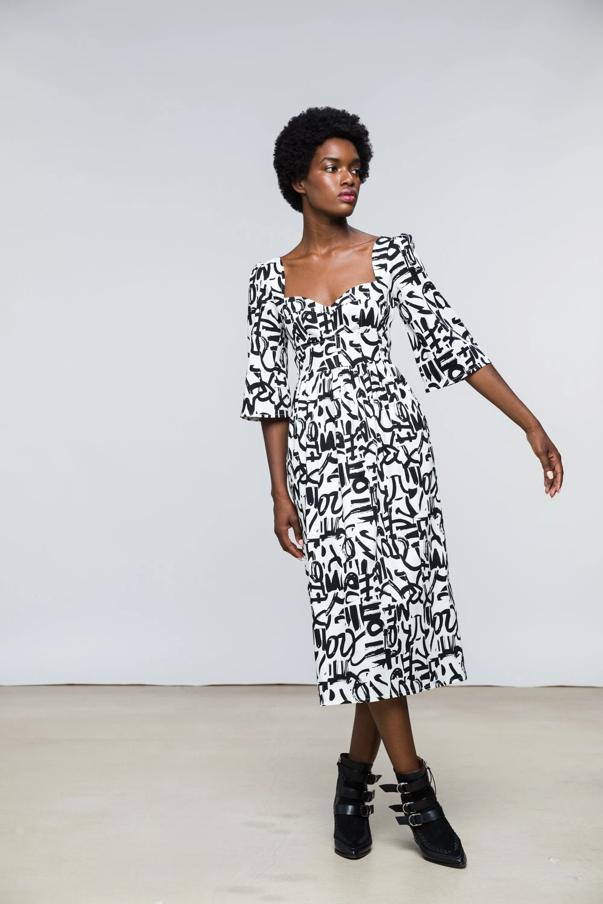 Suzan Dress / Milk   Black Brushstroke Cotton